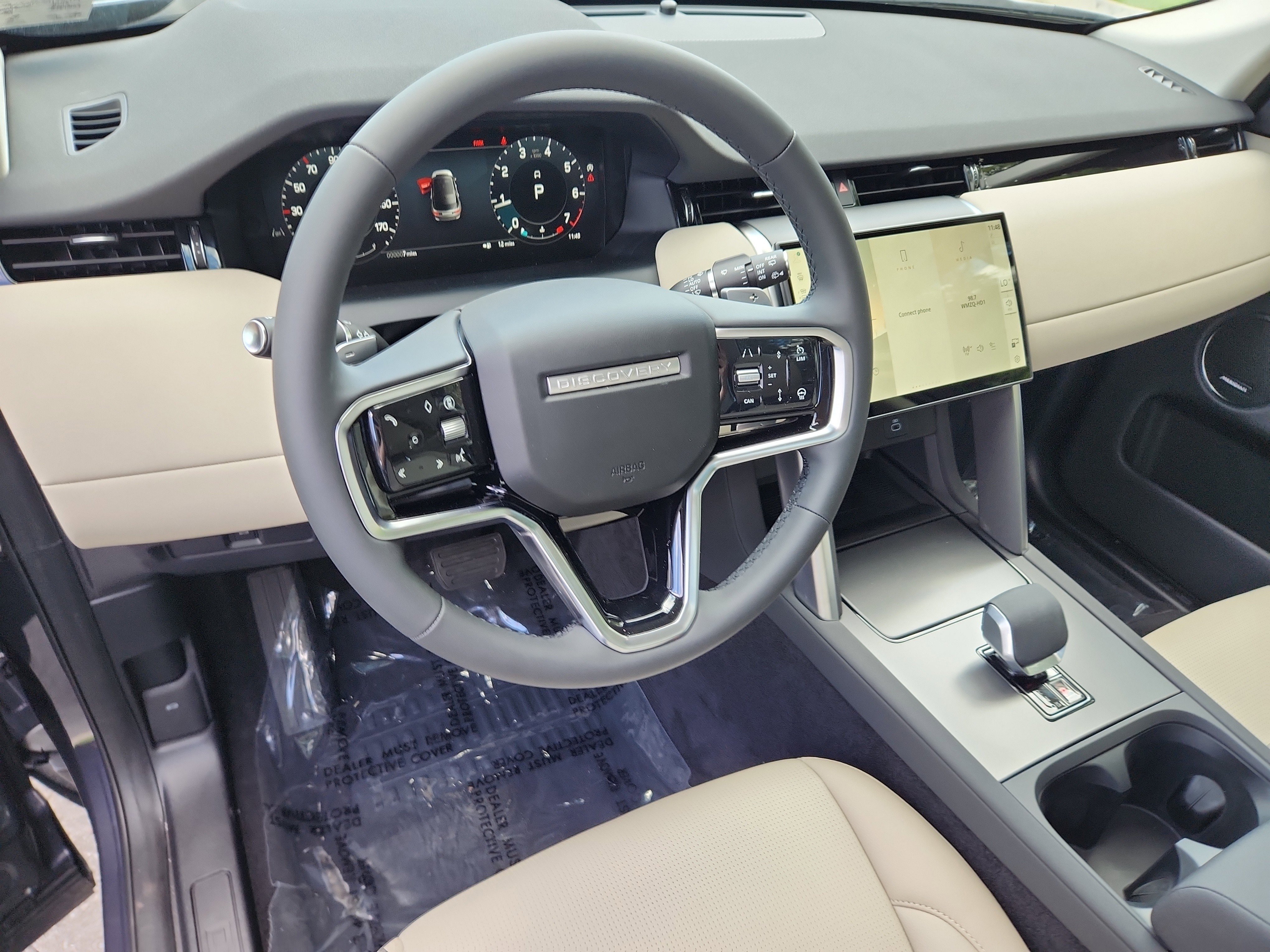 Used 2025 Land Rover Discovery Sport S image 15