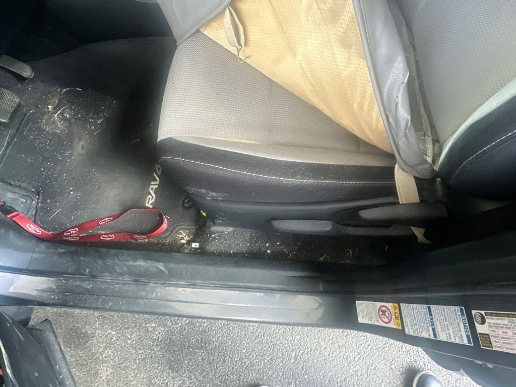 Used 2017 Toyota RAV4 XLE w/ Carpet Mat Package AWD/4WD image 15