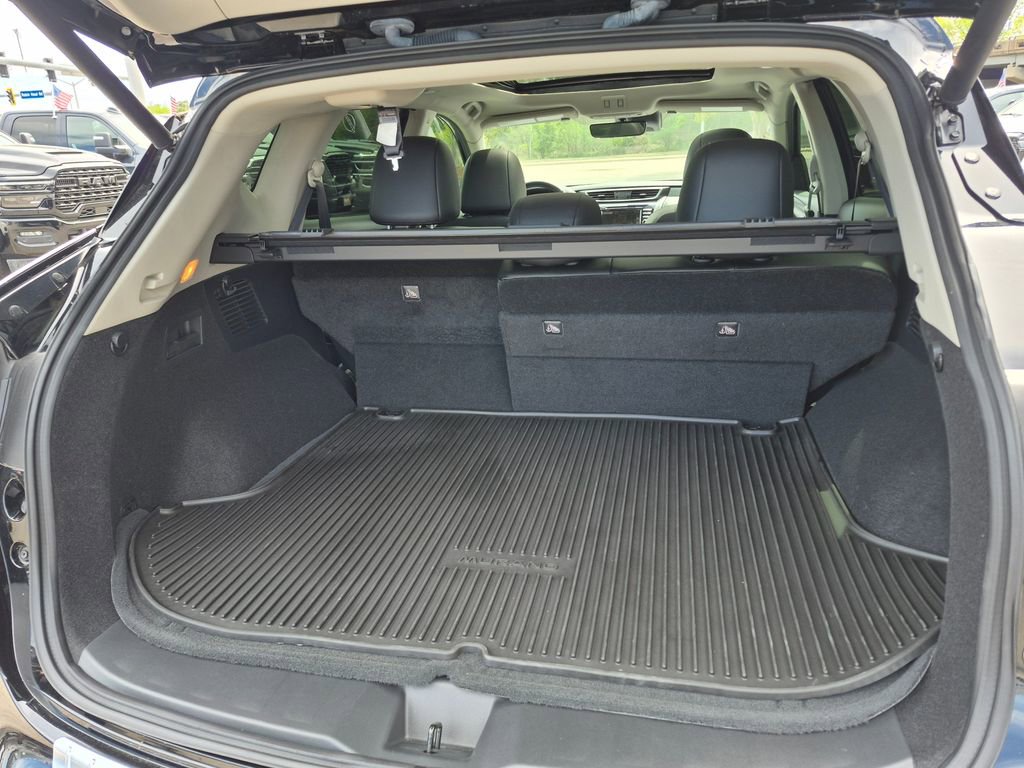 Used 2024 Nissan Murano SL w/ Cargo Package image 12