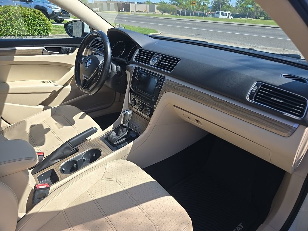 Used 2017 Volkswagen Passat 1.8T SE image 27