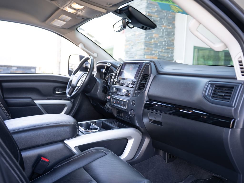Used 2023 Nissan Titan SV w/ SV Convenience Package image 17