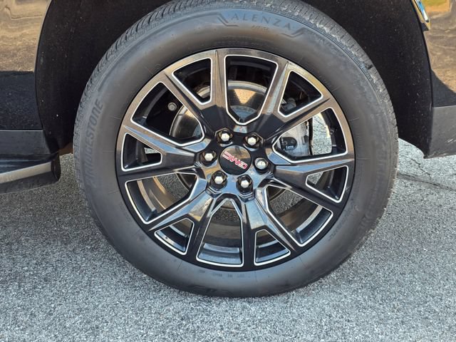 Used 2024 GMC Yukon XL Denali w/ Advanced Technology Package AWD/4WD image 9