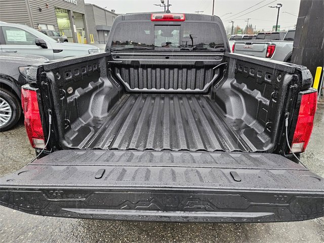Used 2023 Chevrolet Colorado Trail Boss image 9