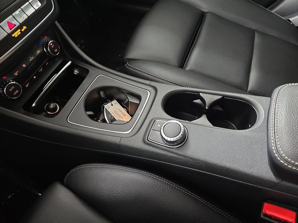 Used 2018 Mercedes-Benz GLA 250 image 28