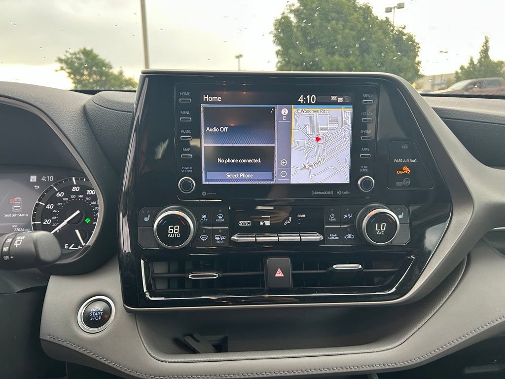 Used 2020 Toyota Highlander XLE AWD/4WD image 22