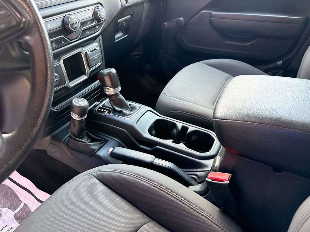 Used 2022 Jeep Wrangler Unlimited Sport image 26