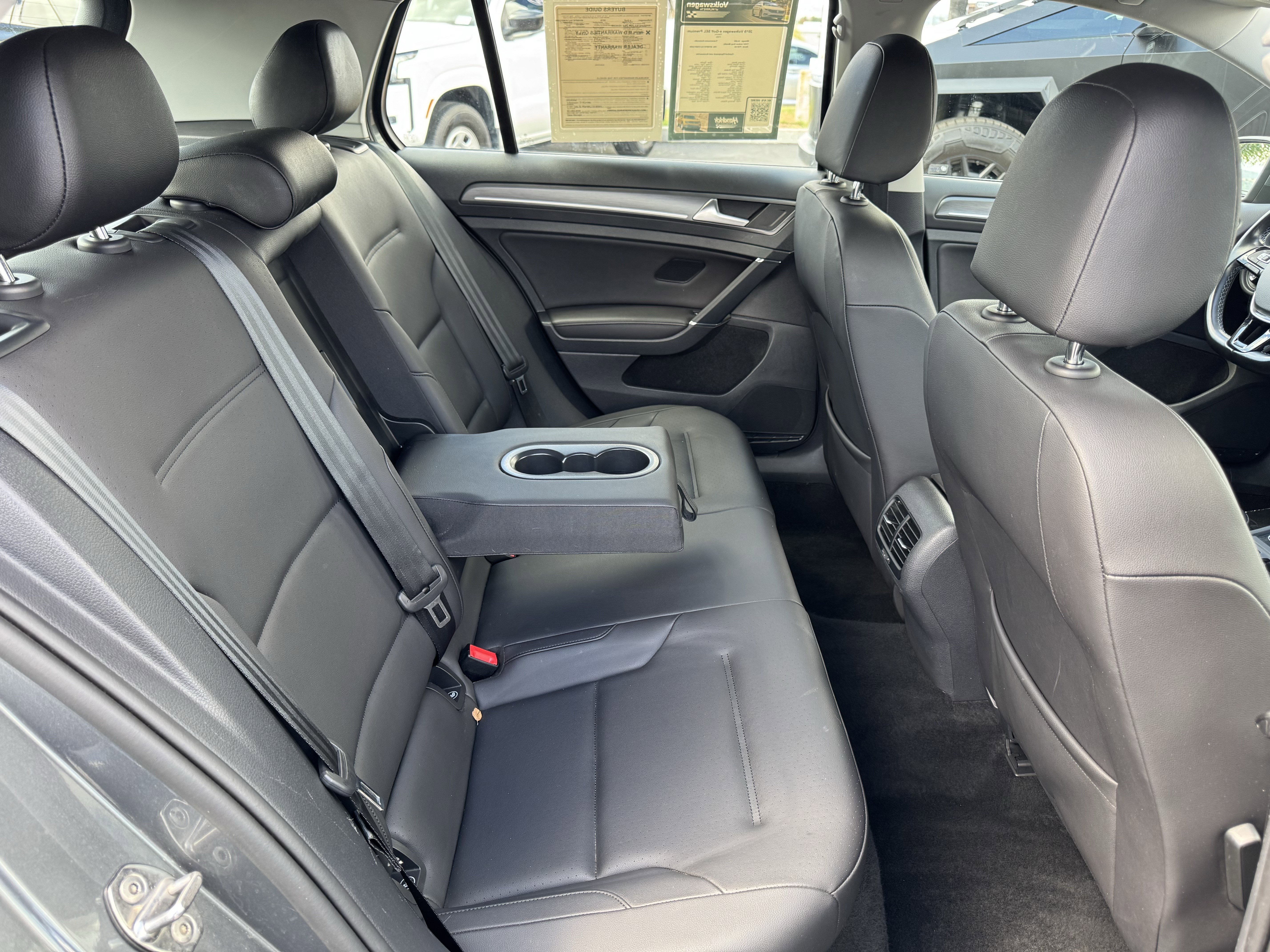 Used 2019 Volkswagen e-Golf SEL Premium image 33