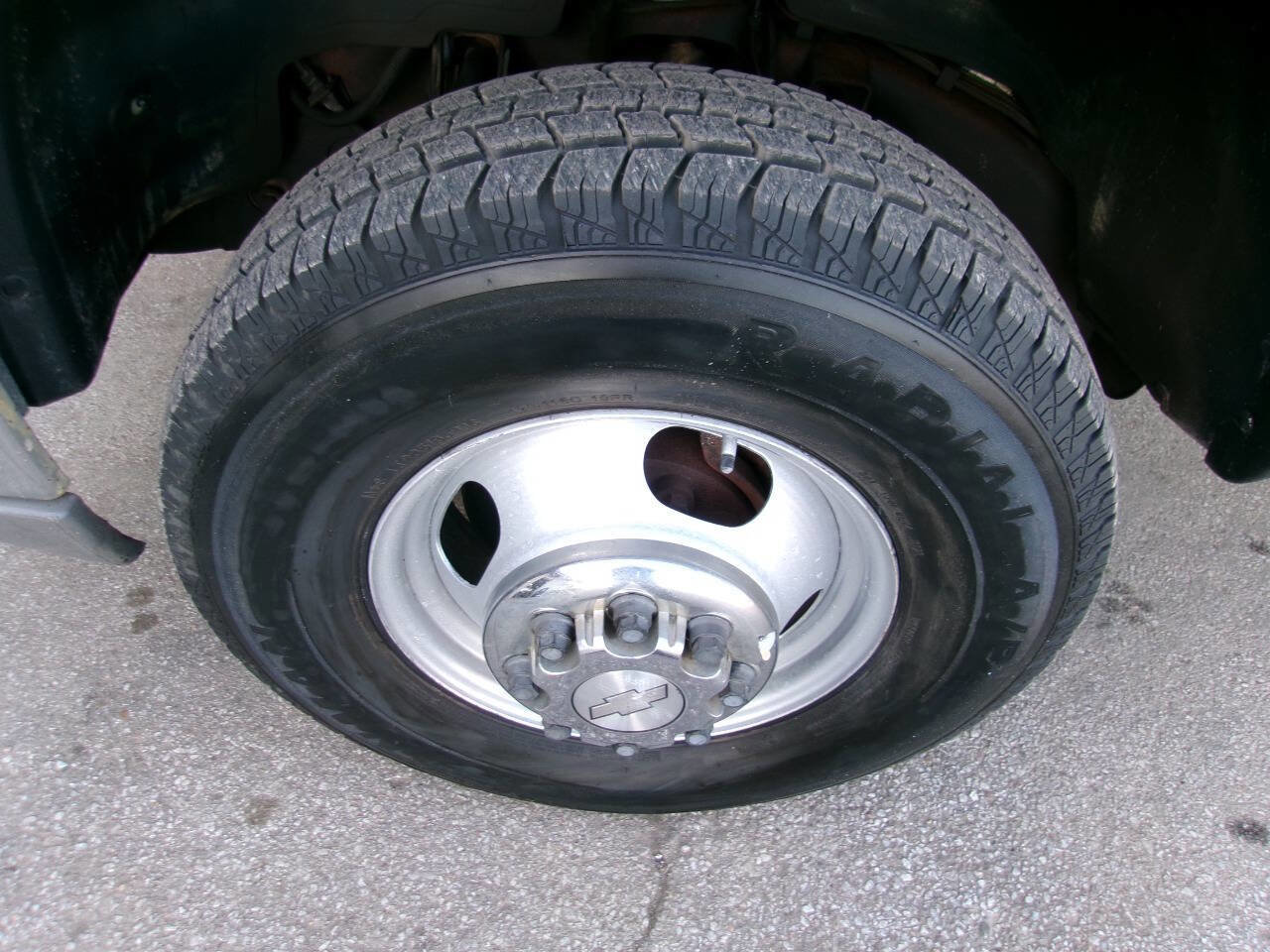 Used 2006 Chevrolet Silverado 3500 4x4 Regular Cab w/ Skid Plate Package image 10