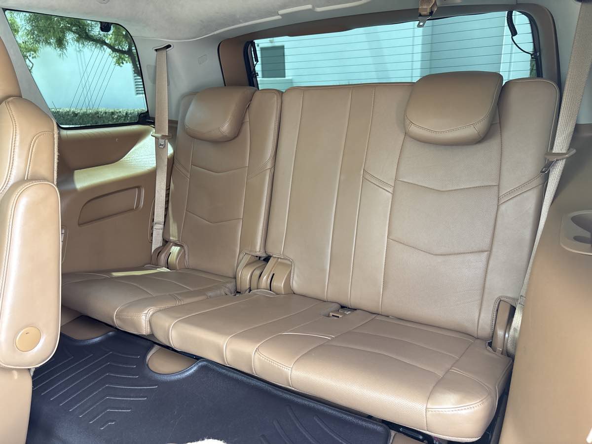 Used 2016 Cadillac Escalade Platinum AWD/4WD image 17