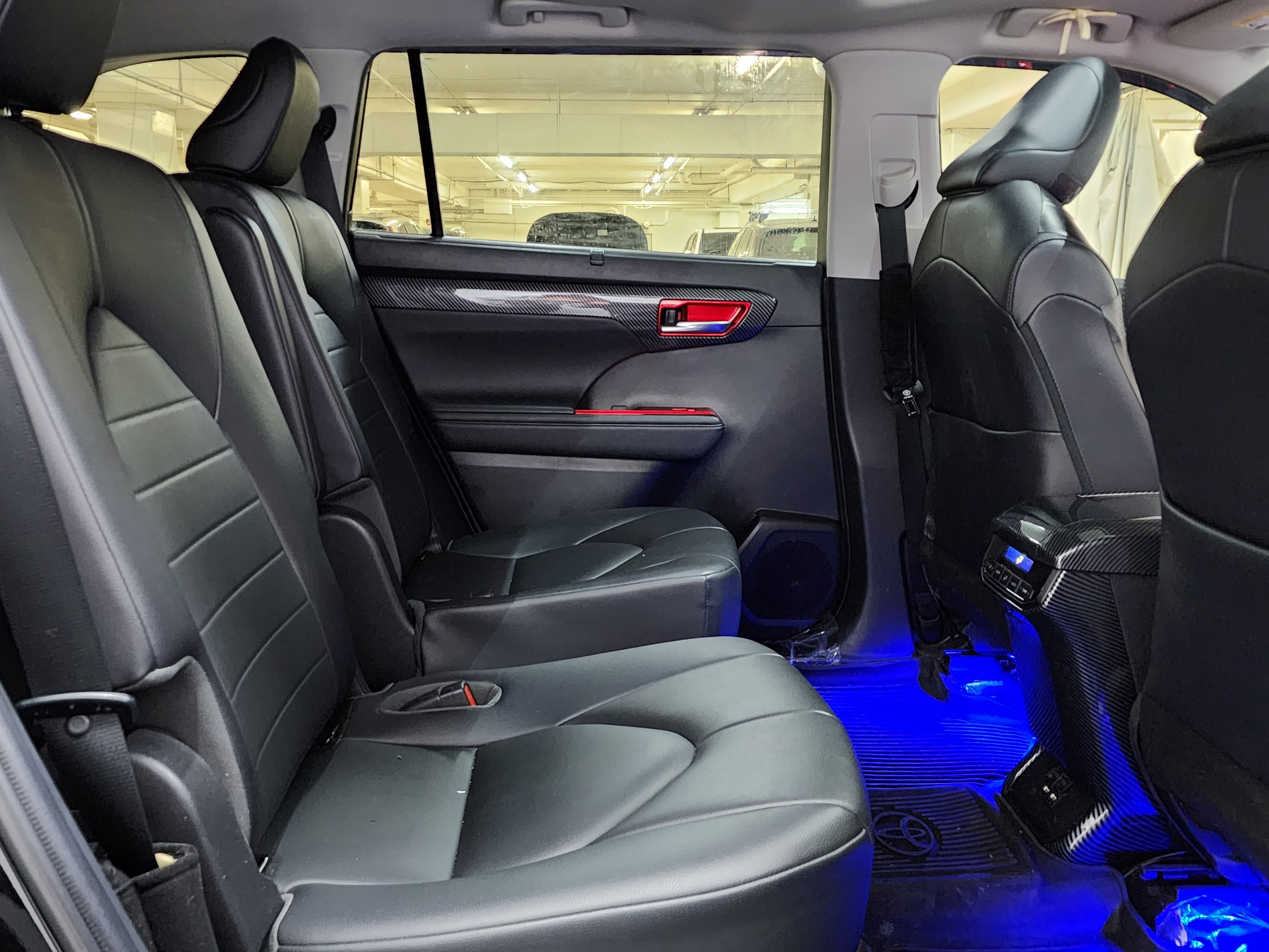 Used 2020 Toyota Highlander XLE FWD image 21