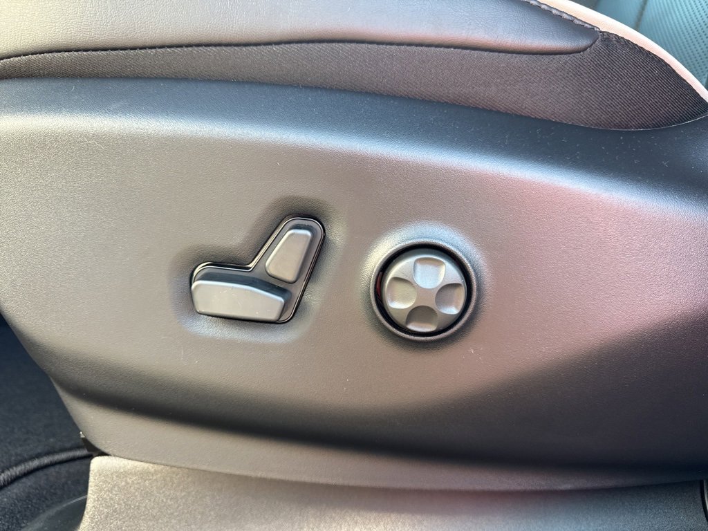 New 2026 Chrysler Pacifica Limited w/ S Appearance Package image 36