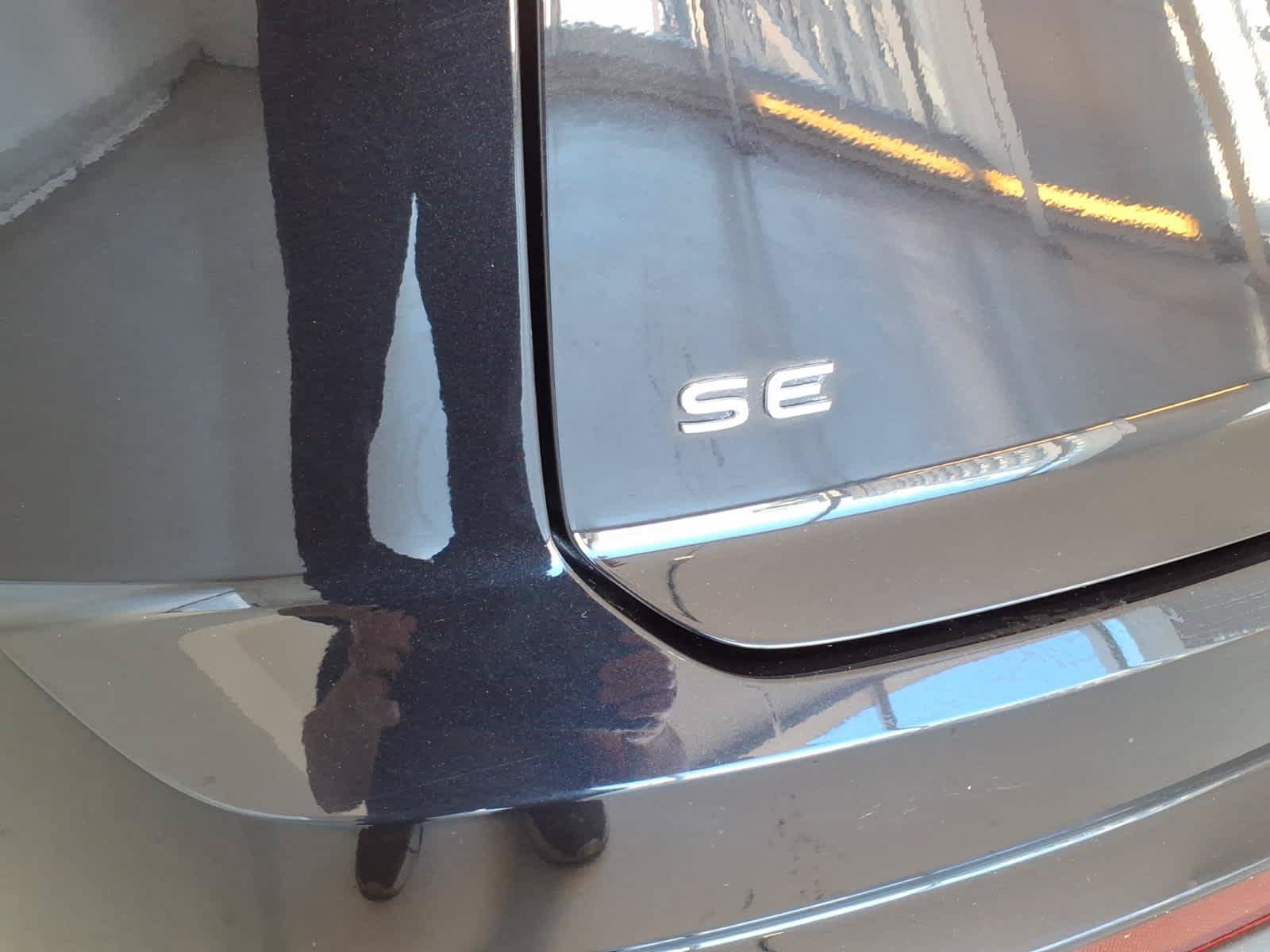 Used 2024 Volkswagen Atlas Cross Sport SE FWD image 7