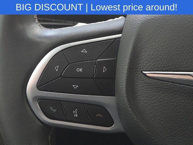 Used 2022 Chrysler Pacifica Touring-L FWD image 44
