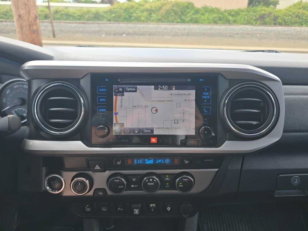 Used 2019 Toyota Tacoma Limited AWD/4WD image 12