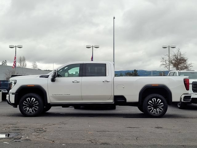Used 2024 GMC Sierra 3500 Denali Ultimate AWD/4WD image 9