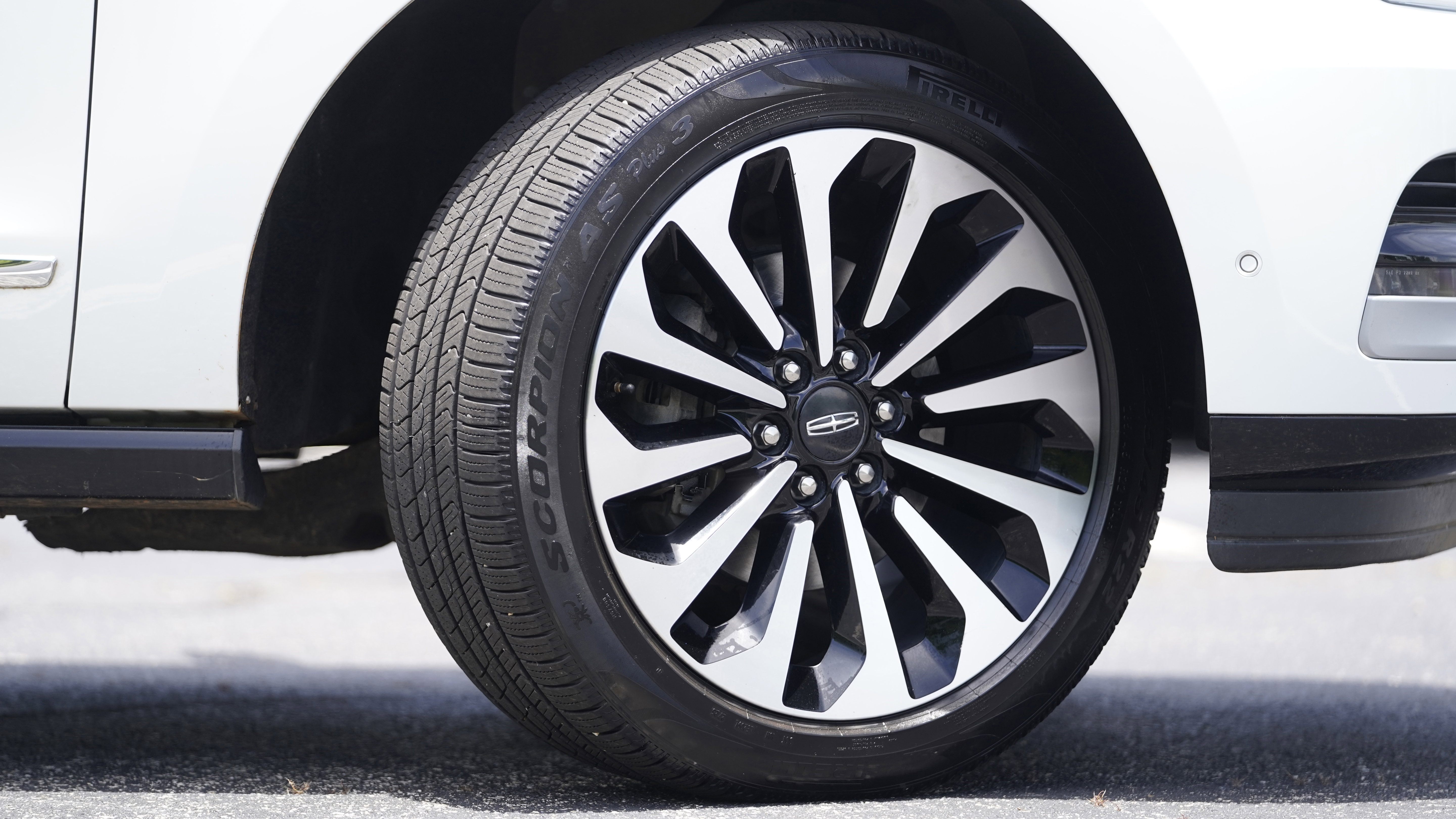 Used 2023 Lincoln Navigator L Reserve RWD image 13