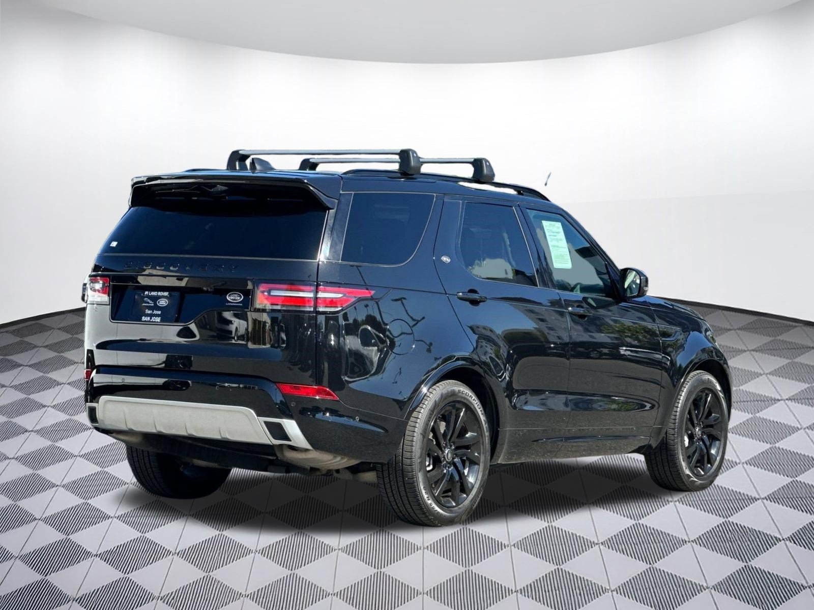Used 2020 Land Rover Discovery Landmark AWD/4WD image 8
