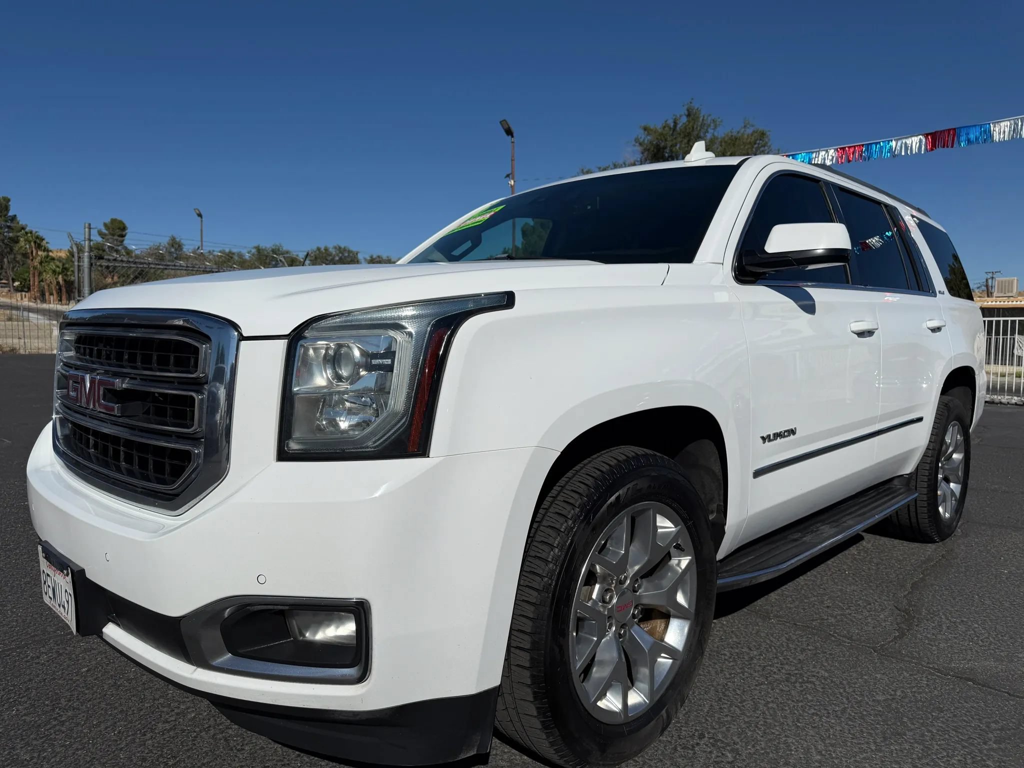 Used 2018 GMC Yukon SLE w/ SLE Value Package RWD image 2