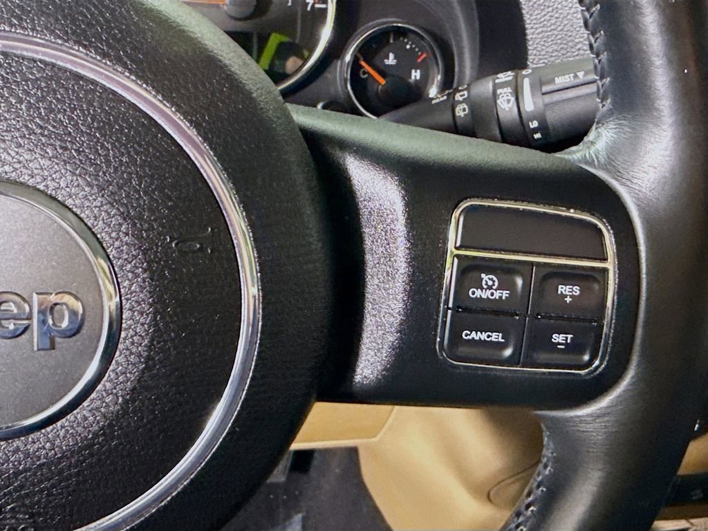 Used 2014 Jeep Wrangler Rubicon w/ Power Convenience Group image 21