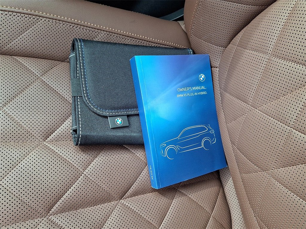 Certified 2024 BMW X5 xDrive50e w/ Premium Package image 27