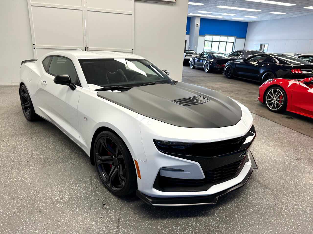 Used 2019 Chevrolet Camaro SS RWD image 4