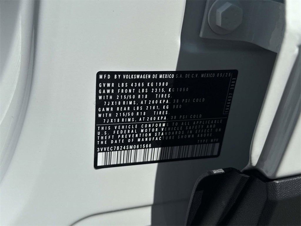 New 2025 Volkswagen Taos SE image 27