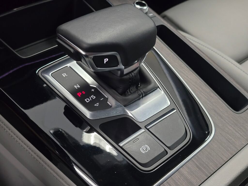Certified 2025 Audi Q5 2.0T Premium Plus w/ Premium Plus Package image 17