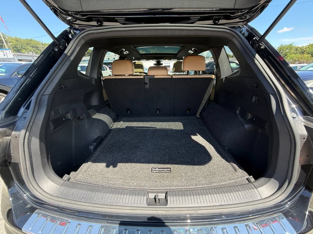 Used 2023 Volkswagen Tiguan SE w/ Panoramic Sunroof Package AWD/4WD image 27