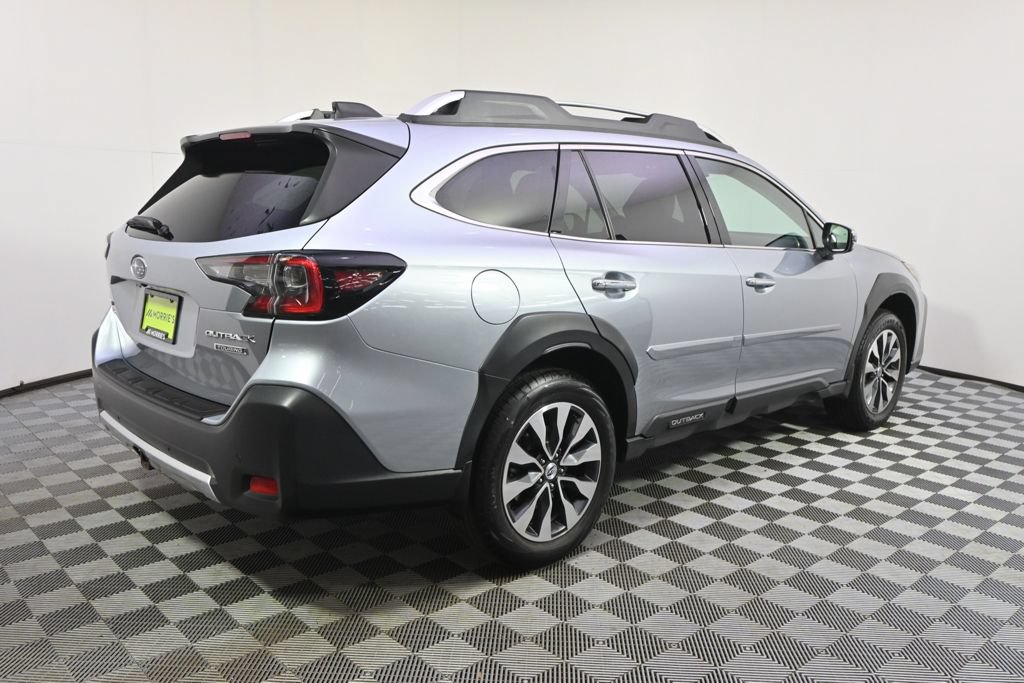 Used 2023 Subaru Outback Touring AWD/4WD image 6