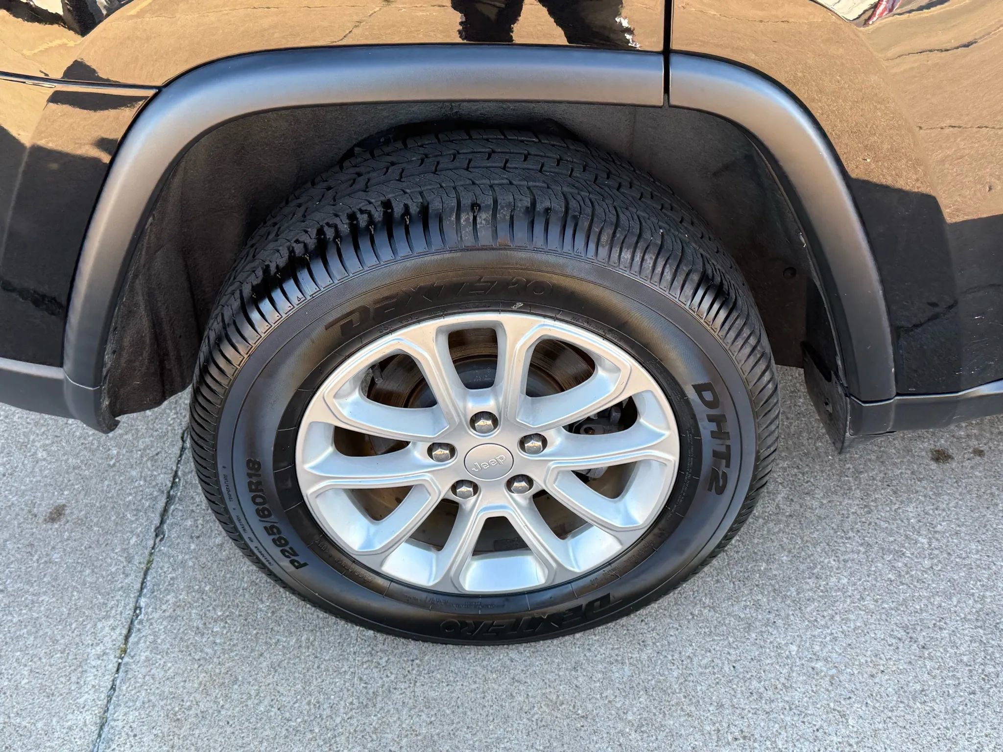 Used 2021 Jeep Grand Cherokee Laredo image 55