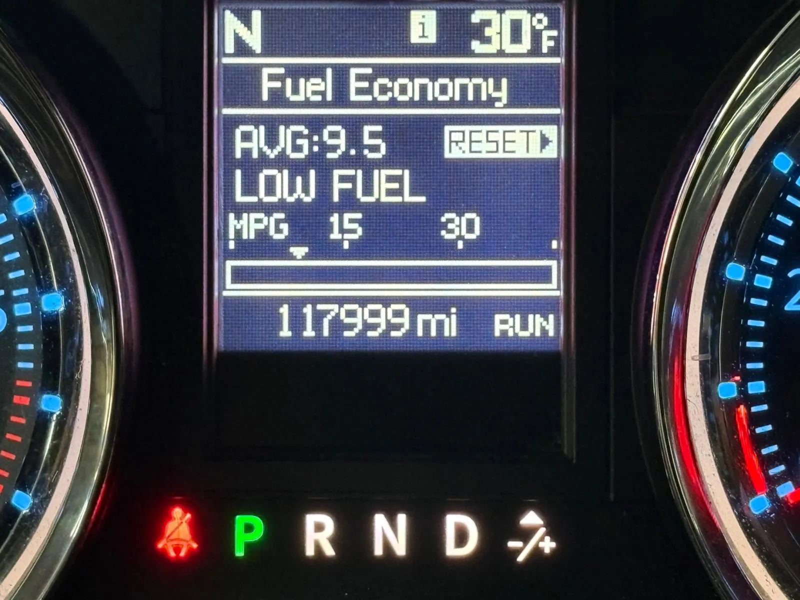 Used 2015 Chrysler Town & Country Touring-L w/ Driver Convenience Group image 17