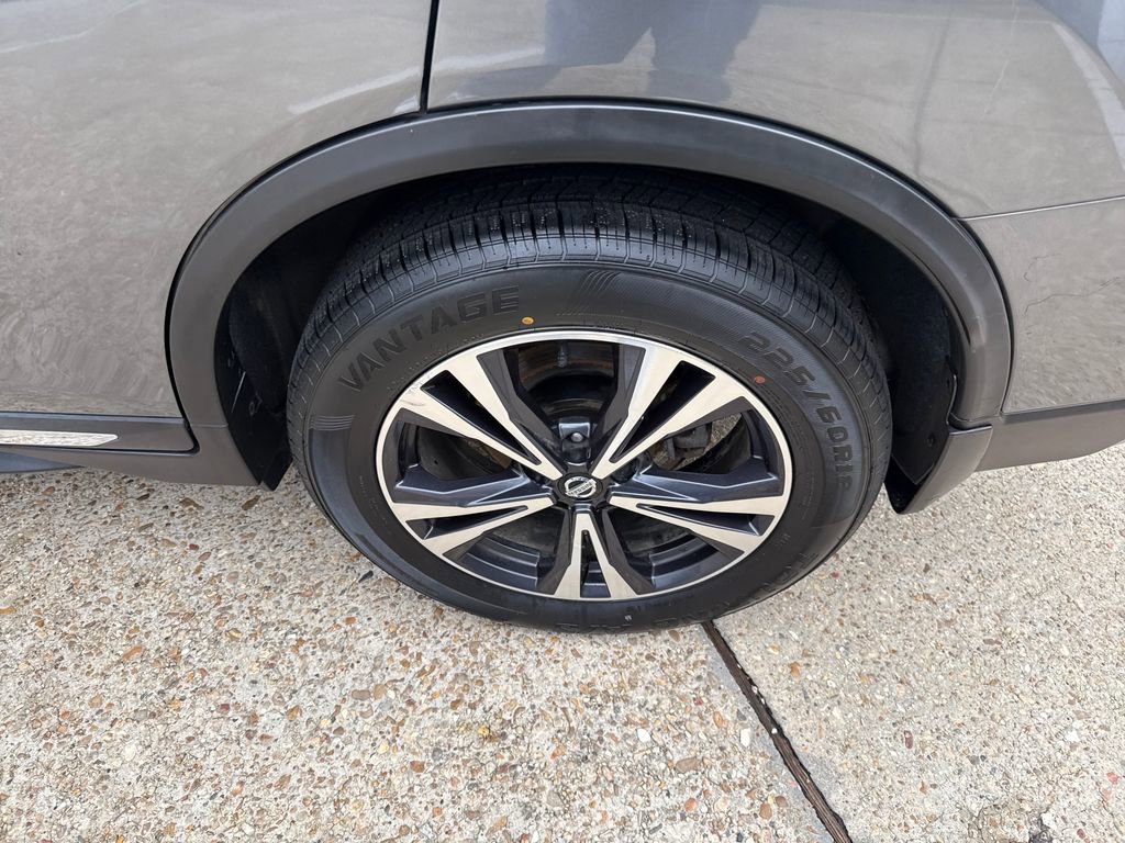 Used 2017 Nissan Rogue SL image 28