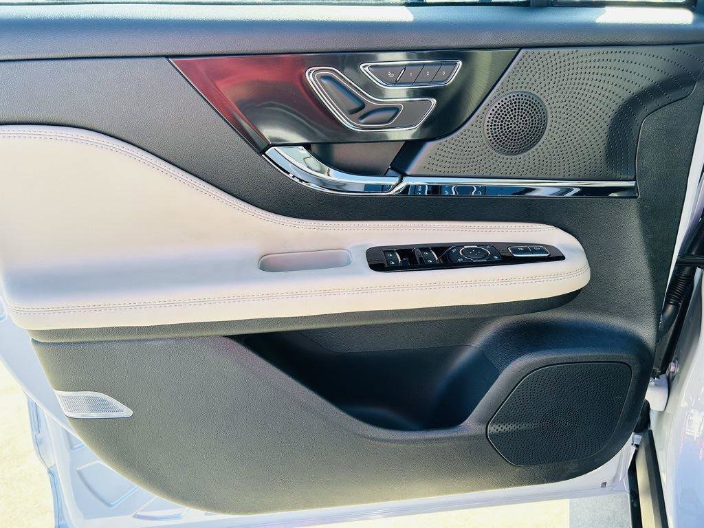 New 2026 Lincoln Corsair Premiere image 17
