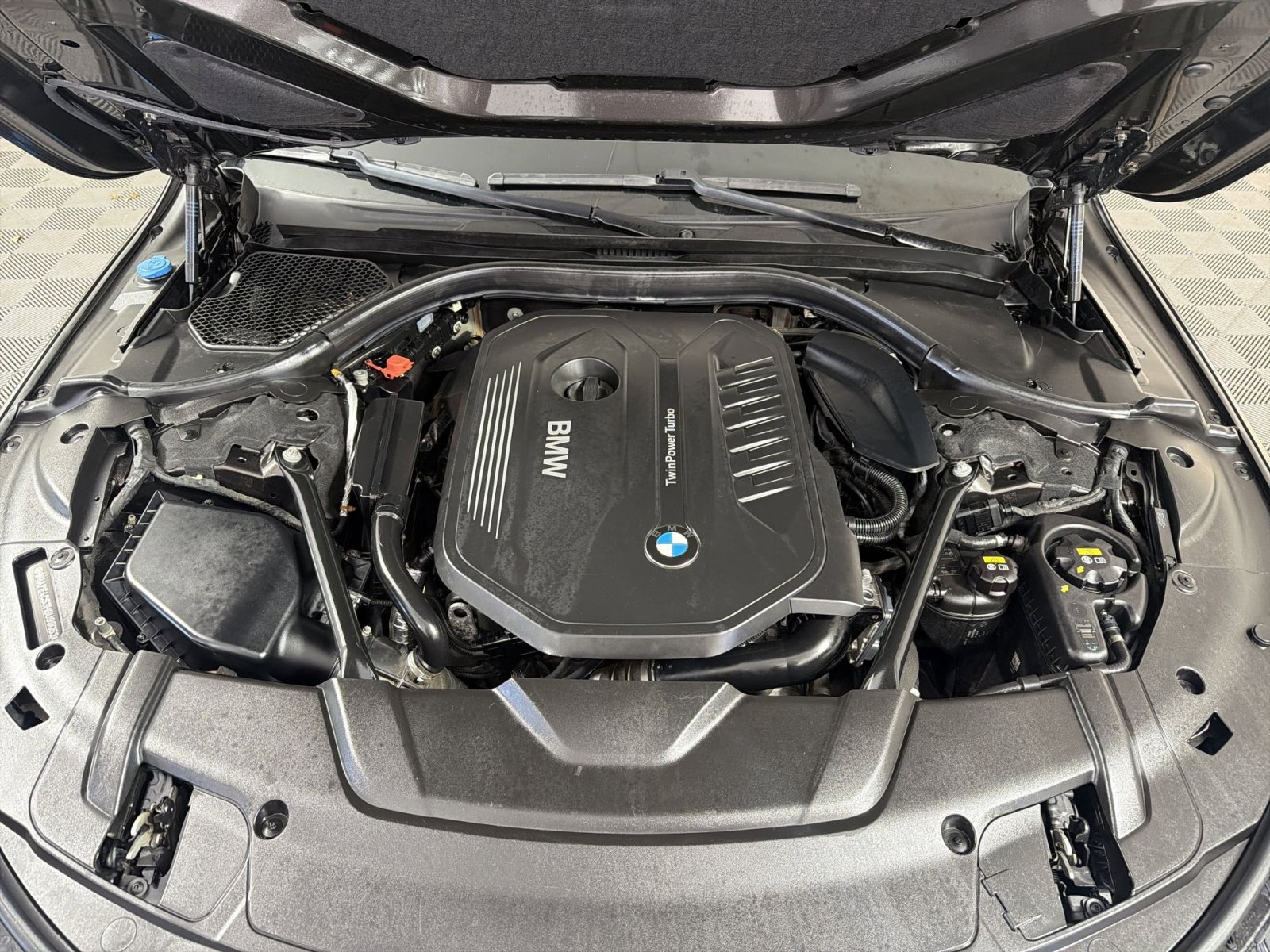 Used 2017 BMW 740i xDrive image 28