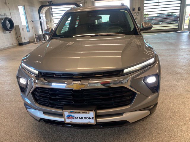 Used 2025 Chevrolet TrailBlazer LT AWD/4WD image 2