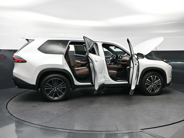 Used 2026 Toyota Grand Highlander AWD Hybrid image 31