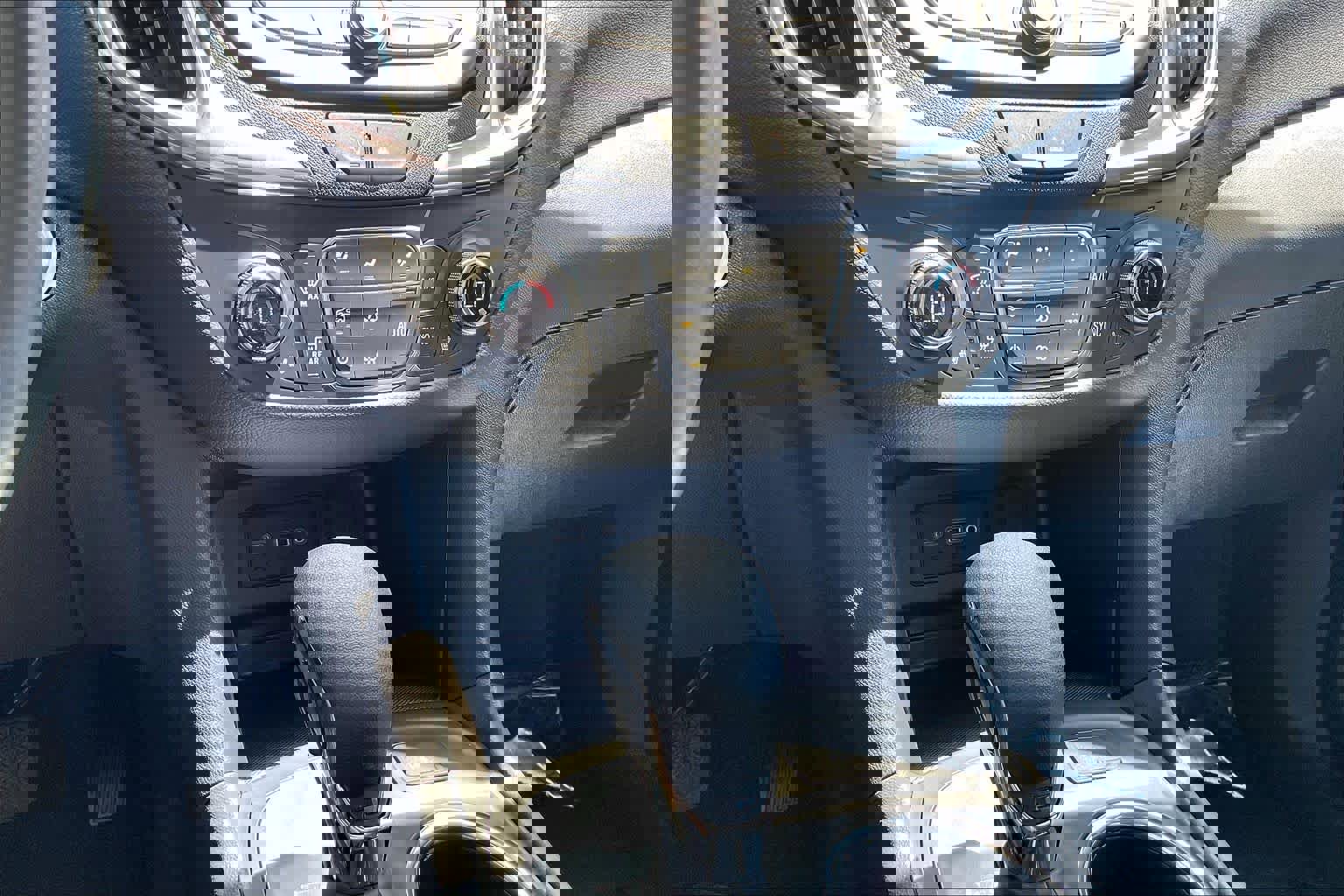 Certified 2024 Chevrolet Equinox LT w/ LPO, Floor Liner Package FWD image 31