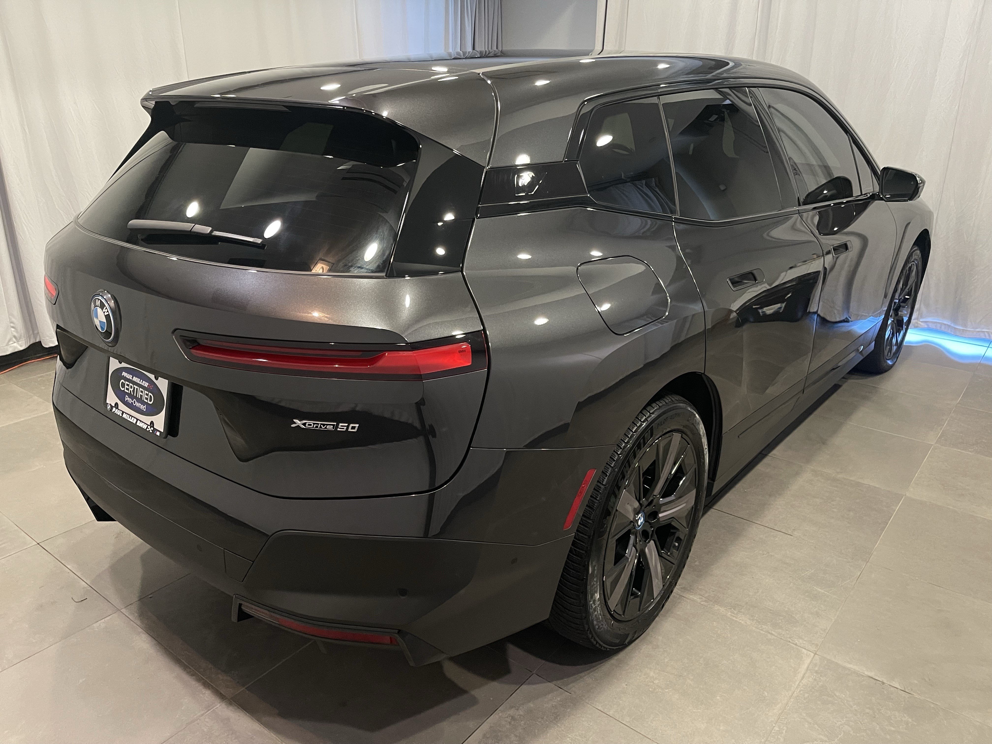 Certified 2024 BMW iX xDrive50 AWD/4WD image 6