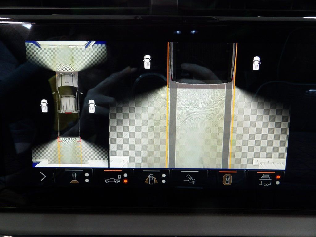 Used 2025 GMC Sierra 2500 AT4X image 29