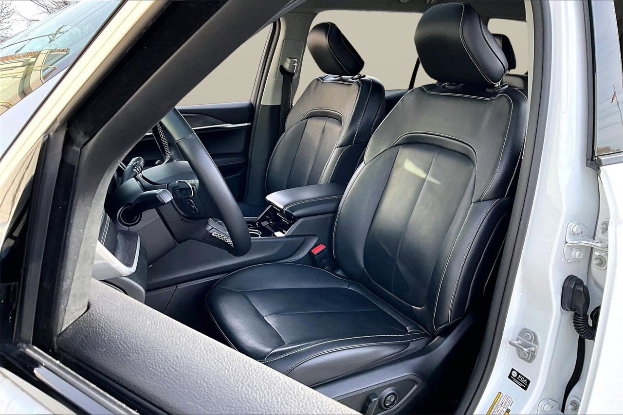 Certified 2022 Jeep Grand Cherokee L Limited image 22