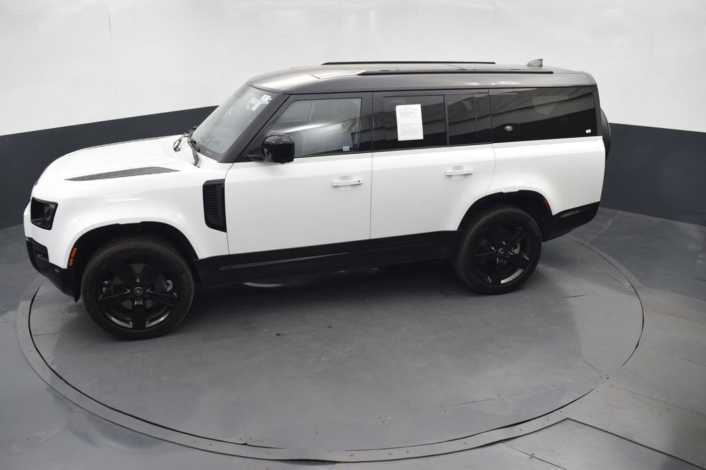 Used 2023 Land Rover Defender 130 X-Dynamic SE AWD/4WD image 39