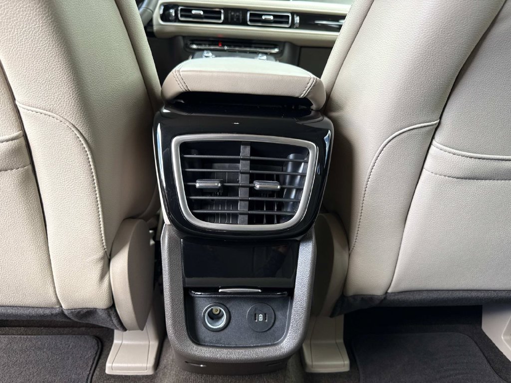 Certified 2023 Lincoln Nautilus AWD w/ Premium Package image 16