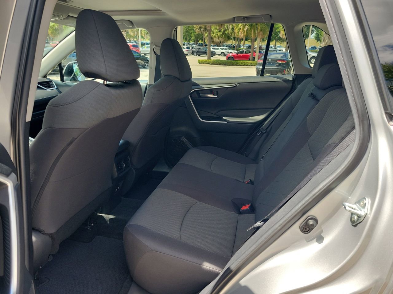 Used 2021 Toyota RAV4 XLE w/ Convenience Package FWD image 11