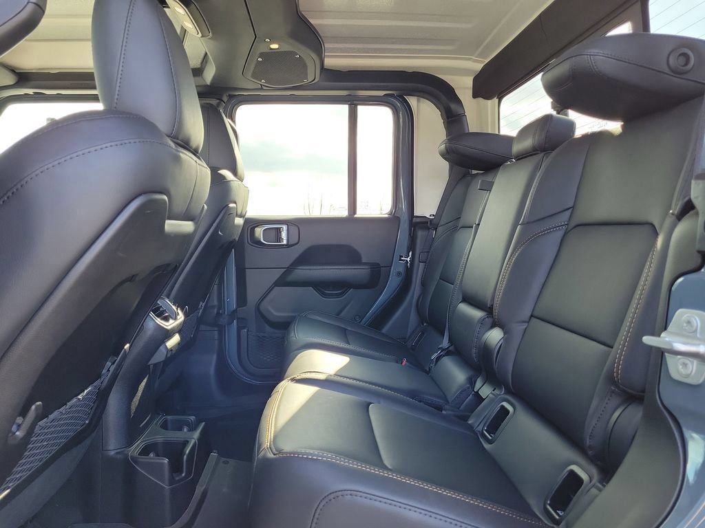 New 2026 Jeep Gladiator Sport AWD/4WD image 12