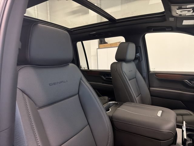 New 2026 GMC Yukon XL Denali w/ Sun & Power Step Package AWD/4WD image 33