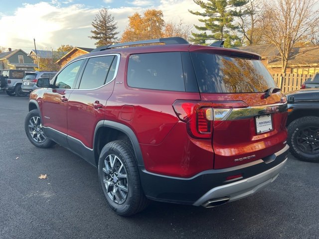 Used 2023 GMC Acadia SLT image 4