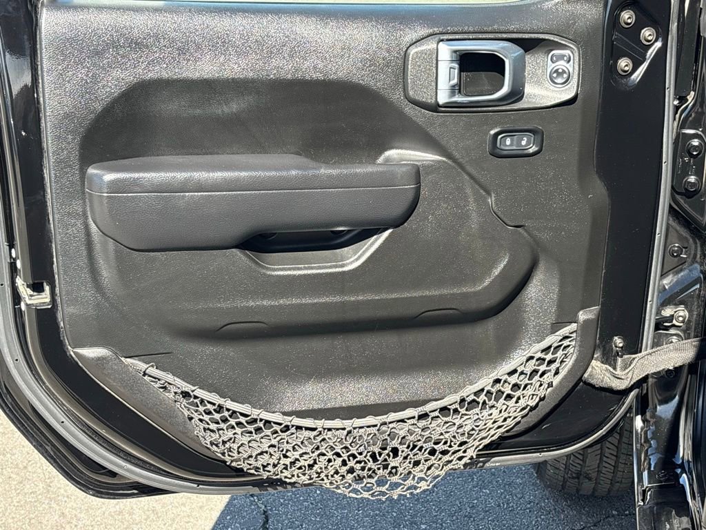 Used 2022 Jeep Gladiator Sport image 12