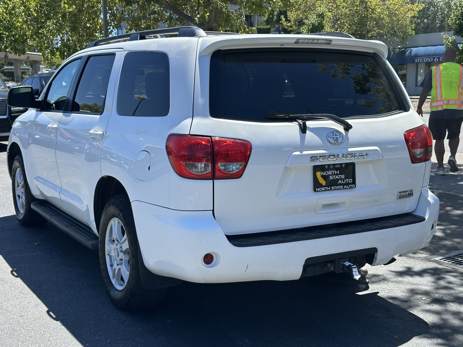Used 2015 Toyota Sequoia SR5 AWD/4WD image 11