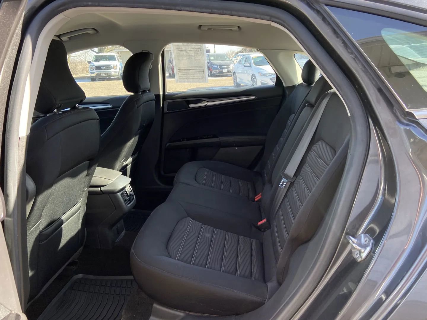 Used 2016 Ford Fusion SE image 20