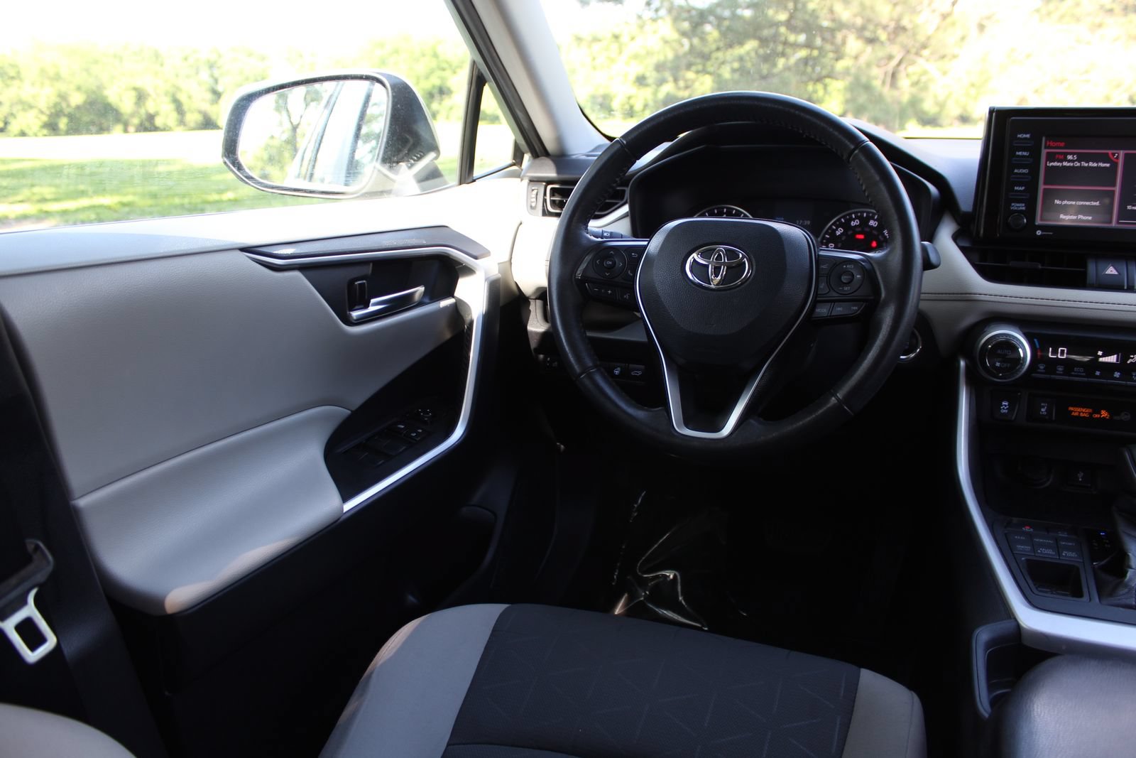 Used 2021 Toyota RAV4 XLE w/ Convenience Package AWD/4WD image 9